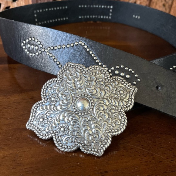 Fossil Vintage Western Black Studded Leather Belt with Ornate Silver Buckle - Picture 3 of 6